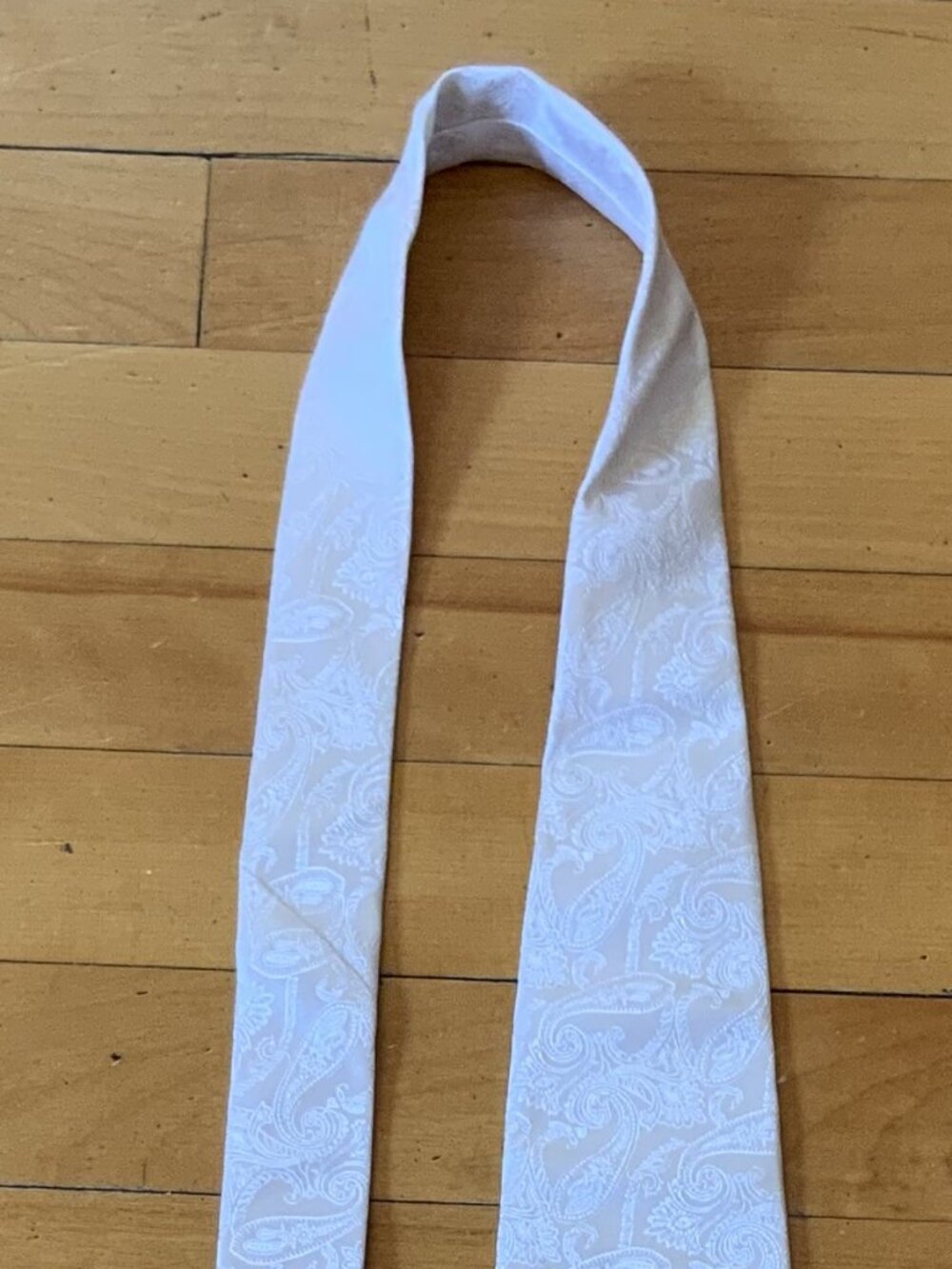 Dion White Paisley Silk Necktie